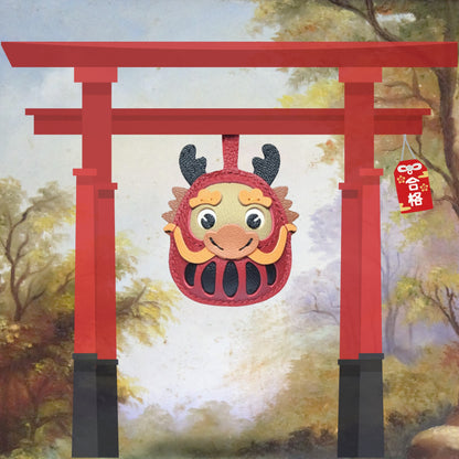 Bijou de sac Daruma rouge en cuir vegan inspiré d’un moine bouddhiste japonais.